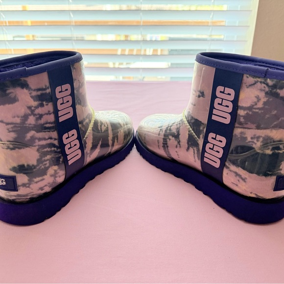 UGG Classic Clear Mini Marble
Boot | Size 8 EUC - Picture 5 of 14